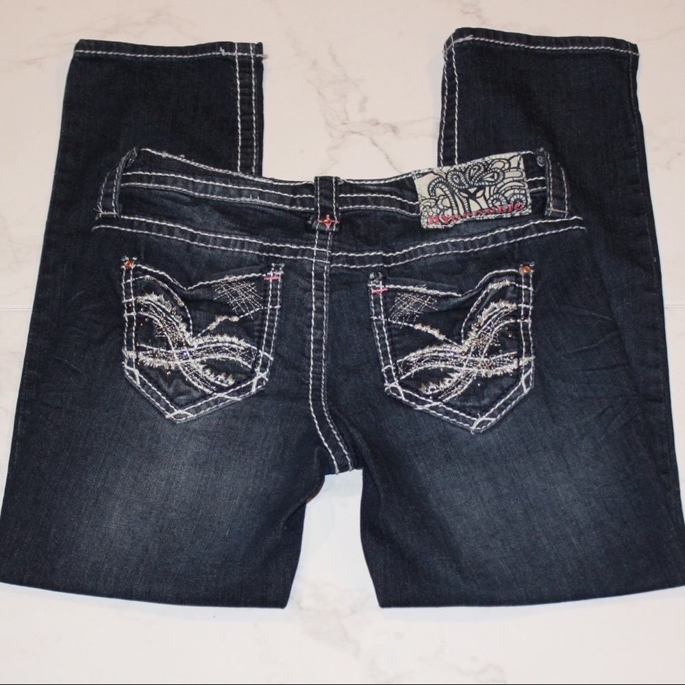 ⋆ SOLD ⋆